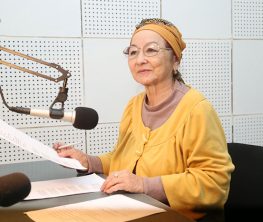 Қазақ журналистері Сауық Жақановаға «ҚР Халық әртiсi» атағын беруді сұрайды