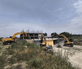 В Алматы сносят очередной жилой комплекс