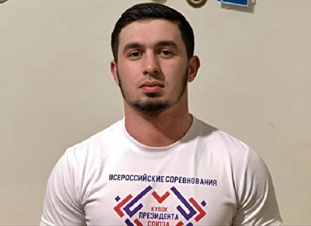 «Мен Шешенстанға барғанша, осында өлгенім артық»: Алматыдағы СИЗО-да отырған Мансур Мовлаевтың өміріне қауіп төніп тұр