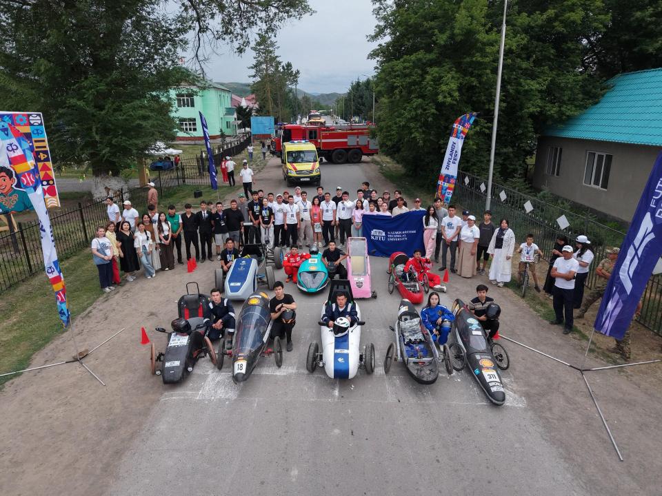 Қазақстанда алғаш рет қолдан жасалған көліктер жарысы өтті