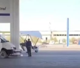 Дельтаплан в Казахстане: пилот заправился на АЗС и улетел