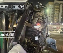 Астанада автобус бағанаға соғылды: зардап шеккендердің біріне шұғыл ота жасалды