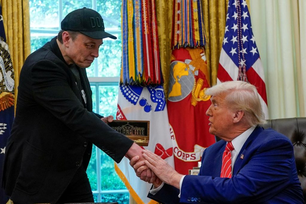 Трамп пен Илон Масктың араздасуына не себеп болды?