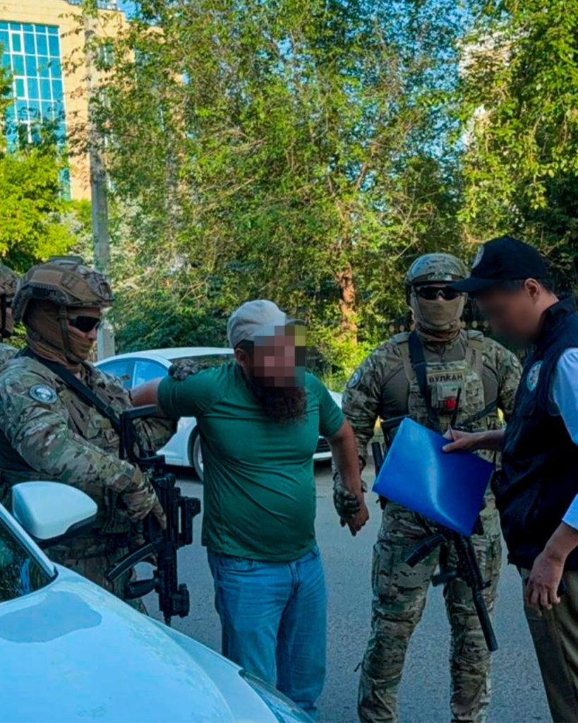 Оралда кәсіпкерлерден ақша бопсалаған қылмыстық топ ұсталды