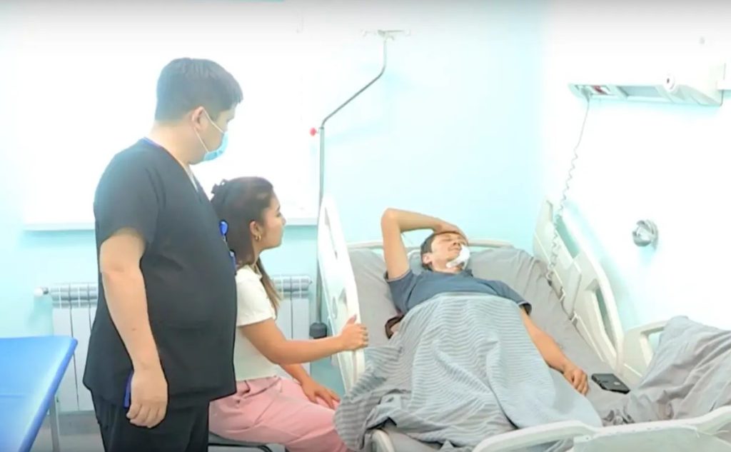 Шымкентте жолақысын төлеуді талап еткен автобус жүргізушісін аяусыз ұрып кеткен