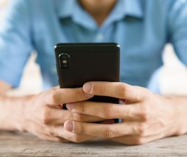 IMEI тіркеу: Халықты бақылау және цифрлық деректер базасының белгісіз жеке компанияға өтуі