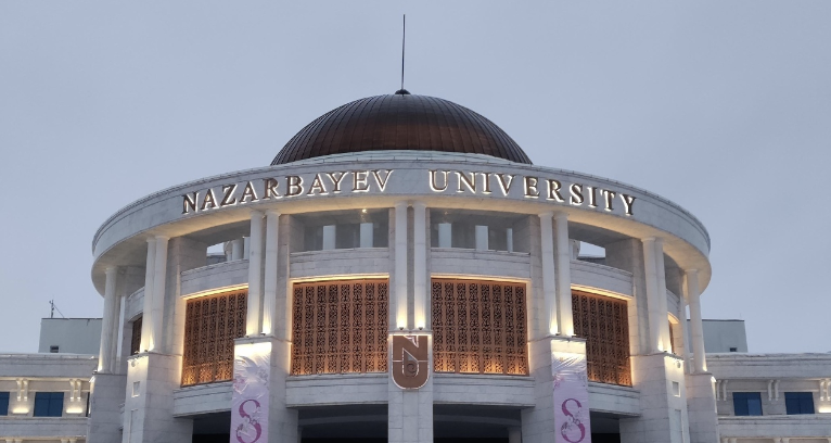 Назарбаев университетінің жатақханасында студент қыз көз жұмды