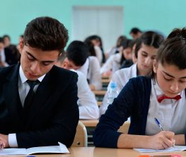 Әзербайжанда орыс тіліндегі мектептер жабылуда  – жергілікті БАҚ