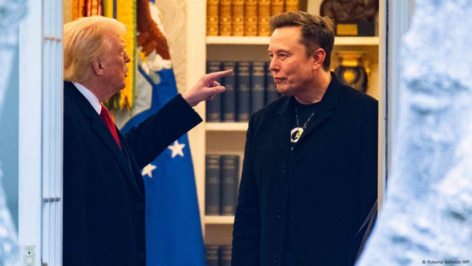 Трамп Маскты адамзат тарихындағы ең көп субсидия алған адам деді